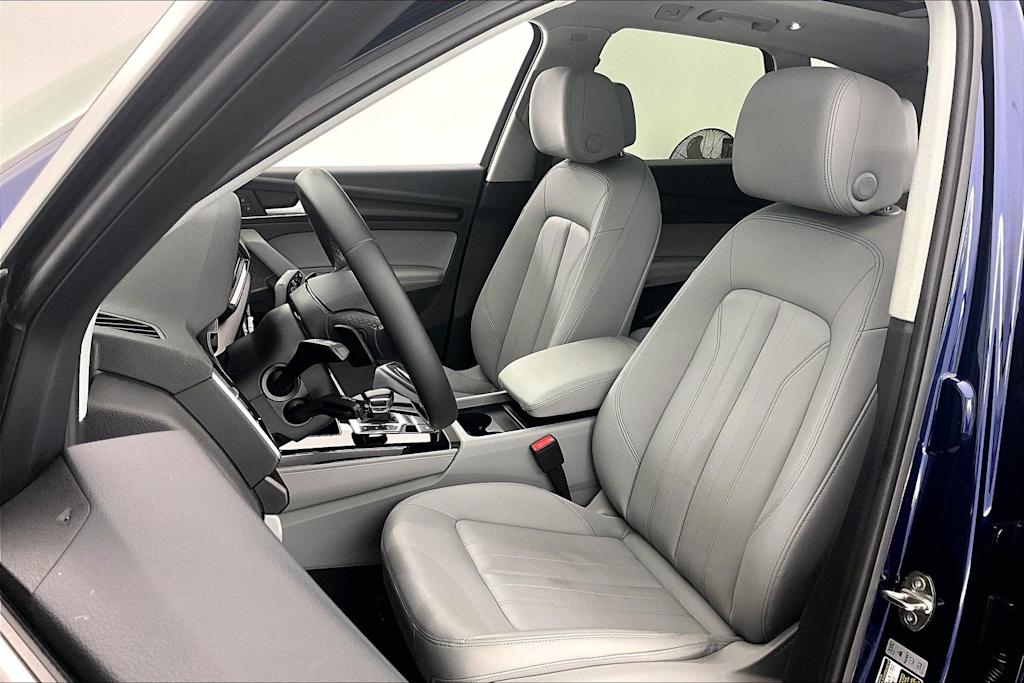 Thumbnail: 2023 Audi Q5 - 11