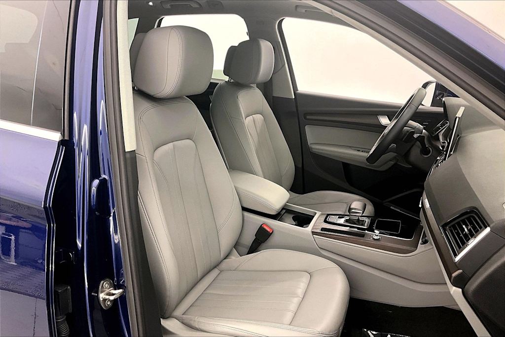 Thumbnail: 2023 Audi Q5 - 12