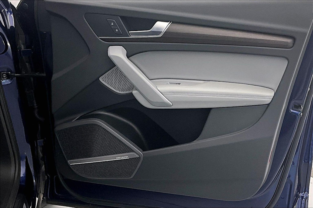 Thumbnail: 2023 Audi Q5 - 25