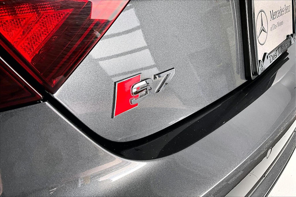 Thumbnail: 2017 Audi S7 - 7
