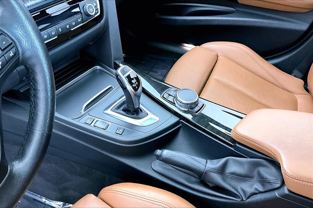 Thumbnail: 2016 BMW 3 Series - 17