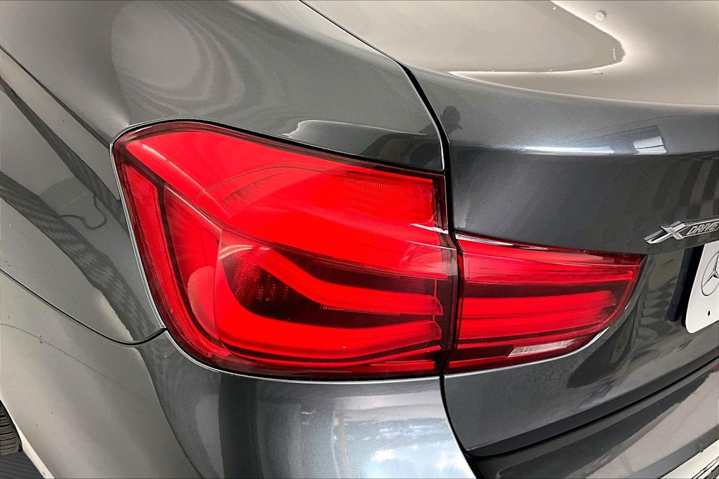 Thumbnail: 2016 BMW 3 Series - 26