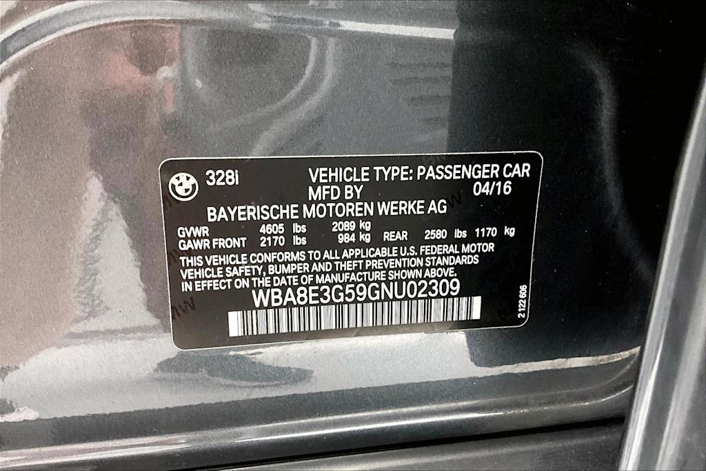 Thumbnail: 2016 BMW 3 Series - 21