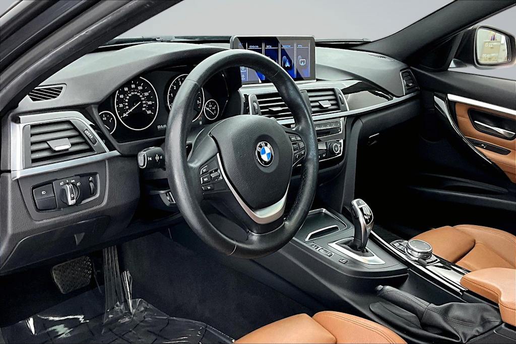 Thumbnail: 2016 BMW 3 Series - 2