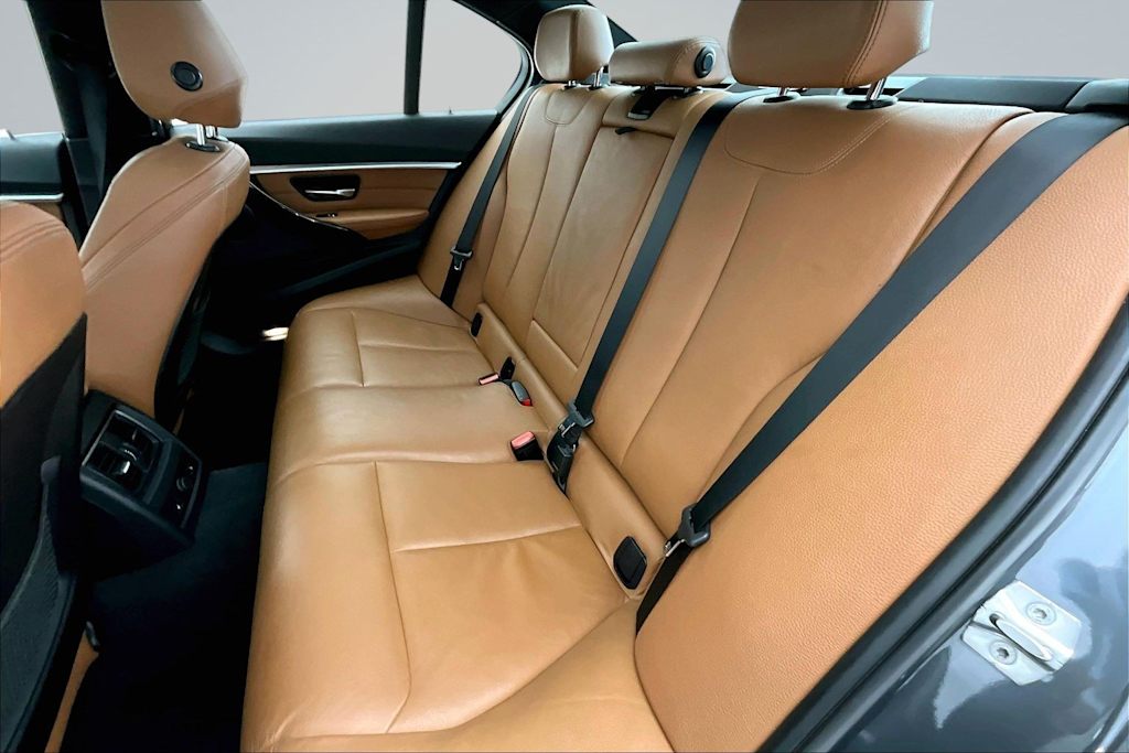 Thumbnail: 2016 BMW 3 Series - 22
