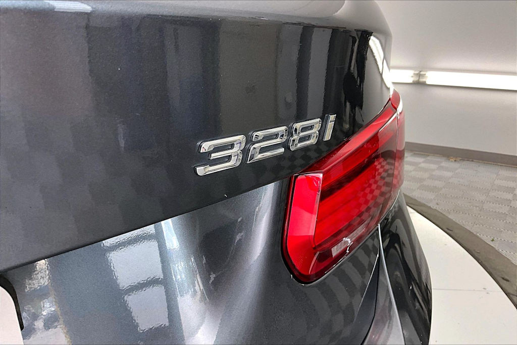 Thumbnail: 2016 BMW 3 Series - 7
