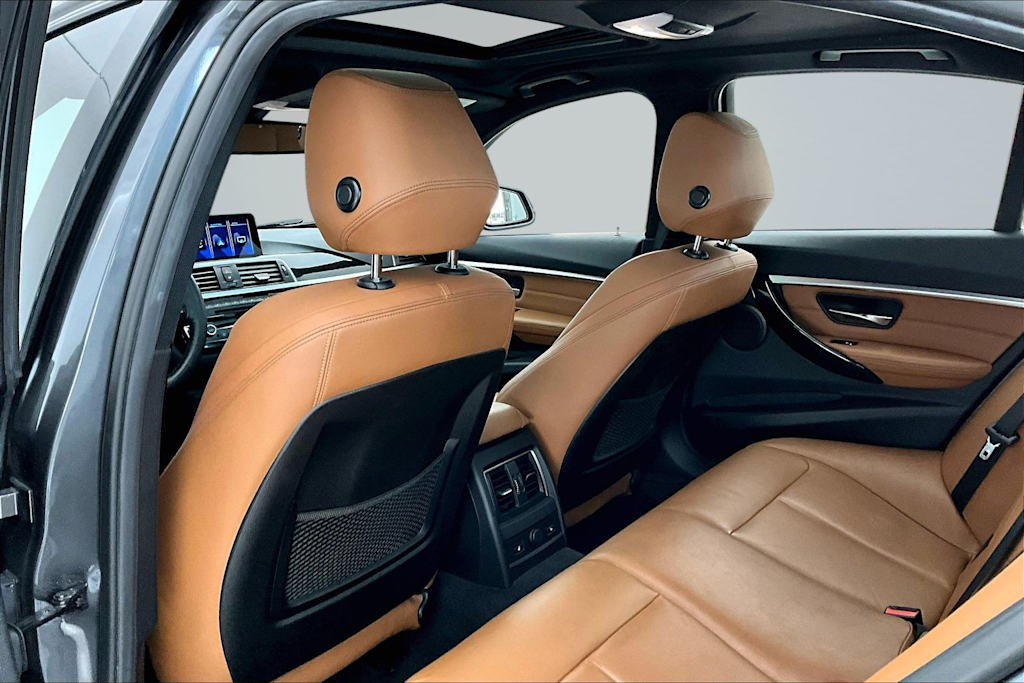 Thumbnail: 2016 BMW 3 Series - 13