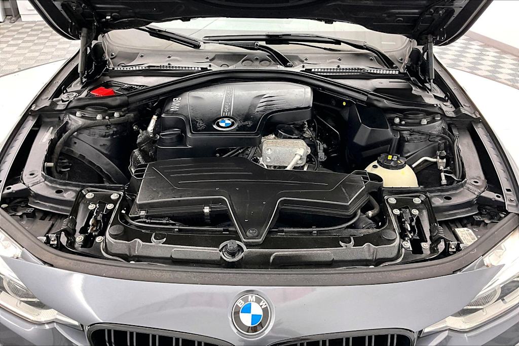 Thumbnail: 2016 BMW 3 Series - 9
