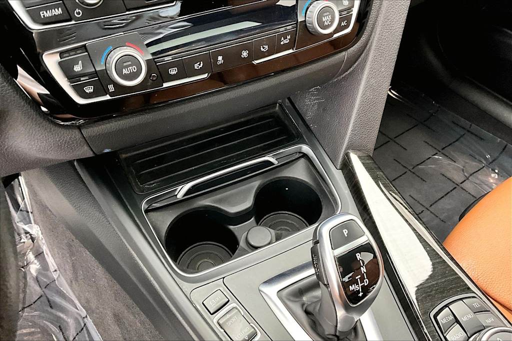 Thumbnail: 2016 BMW 3 Series - 28