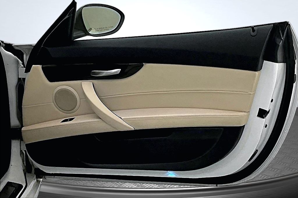 Thumbnail: 2014 BMW Z4 - 25