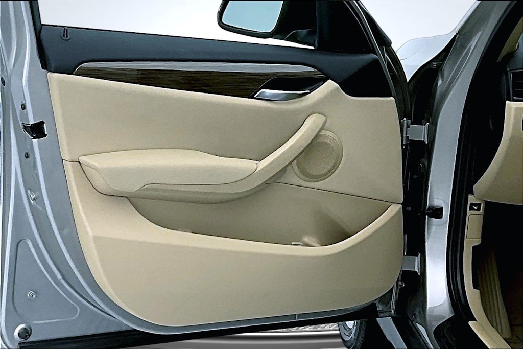 Thumbnail: 2014 BMW X1 - 24