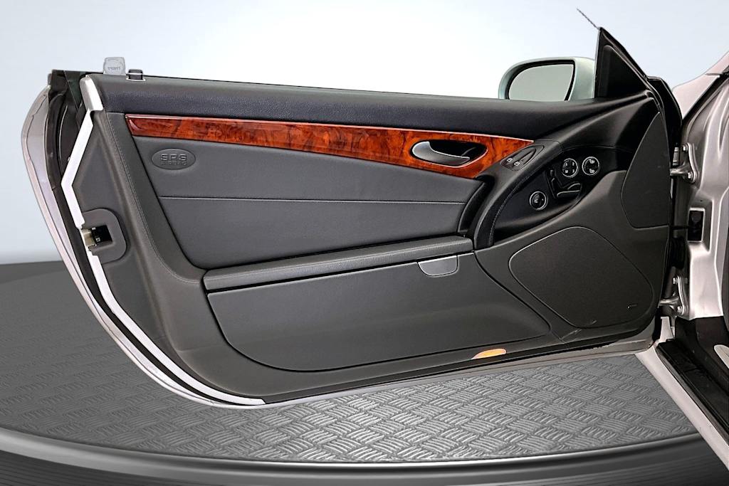 Thumbnail: 2004 Mercedes-Benz SL-Class - 22