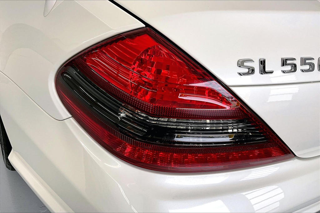 Thumbnail: 2011 Mercedes-Benz SL-Class - 24