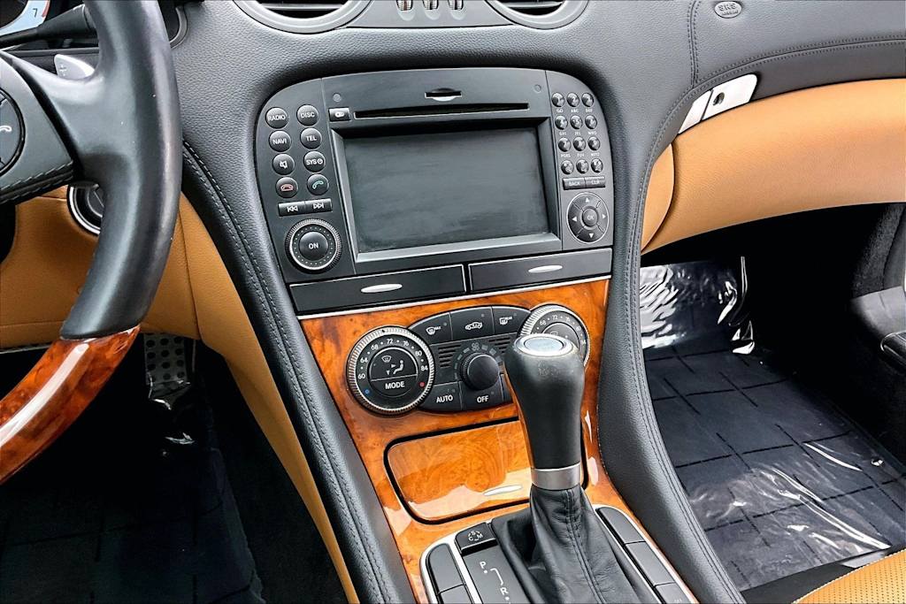 Thumbnail: 2011 Mercedes-Benz SL-Class - 14