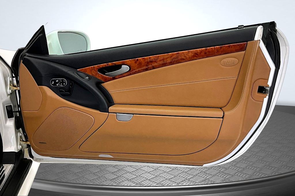 Thumbnail: 2011 Mercedes-Benz SL-Class - 23