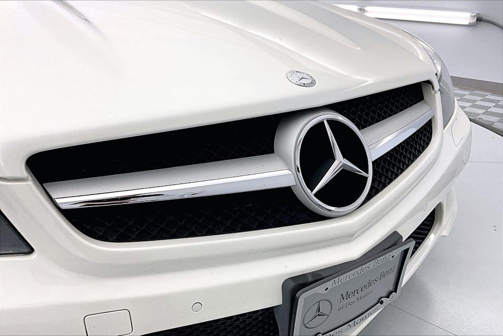 Thumbnail: 2011 Mercedes-Benz SL-Class - 25