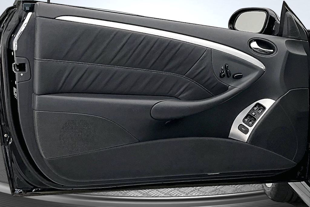 Thumbnail: 2004 Mercedes-Benz CLK - 24