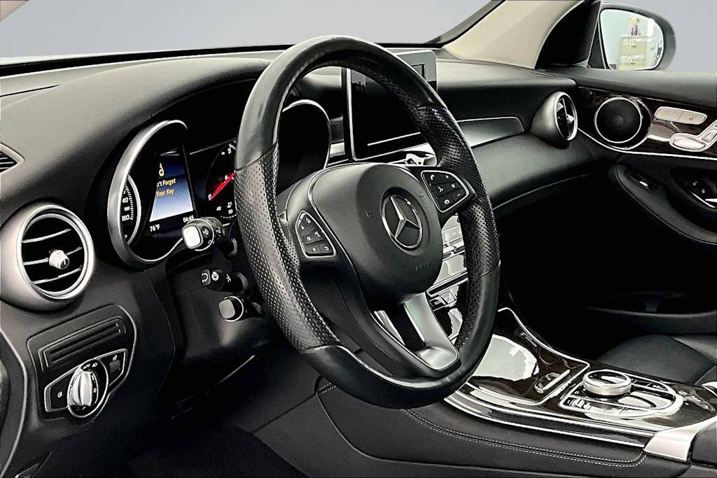 Thumbnail: 2017 Mercedes-Benz GLC - 2
