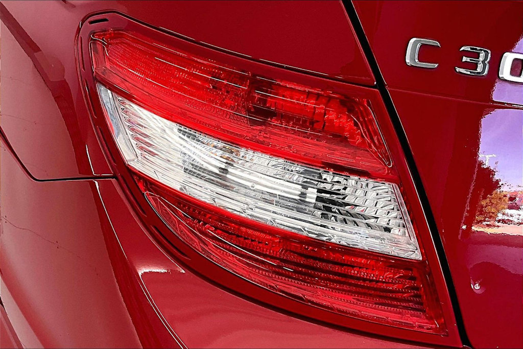 Thumbnail: 2010 Mercedes-Benz C-Class - 26