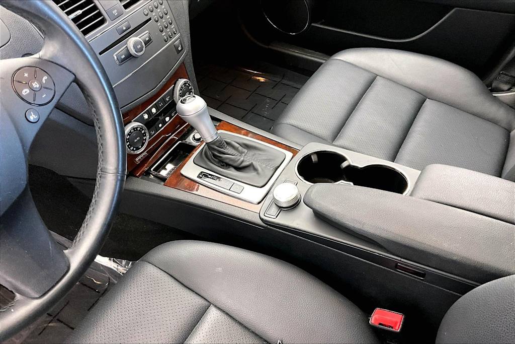 Thumbnail: 2010 Mercedes-Benz C-Class - 17