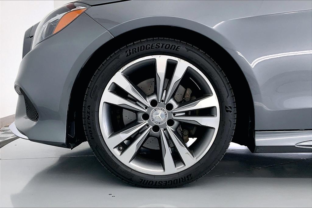 Thumbnail: 2016 Mercedes-Benz E-Class - 8