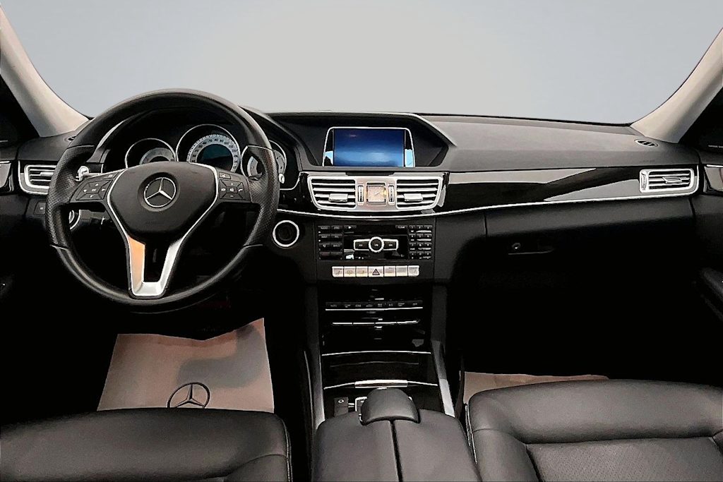 Thumbnail: 2014 Mercedes-Benz E-Class - 10