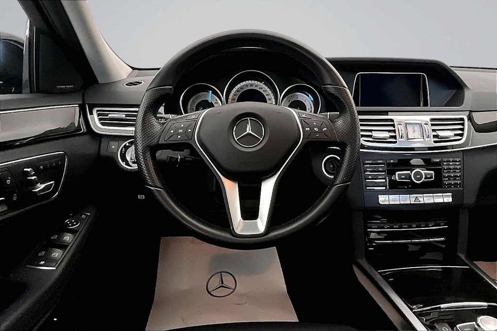 Thumbnail: 2014 Mercedes-Benz E-Class - 14