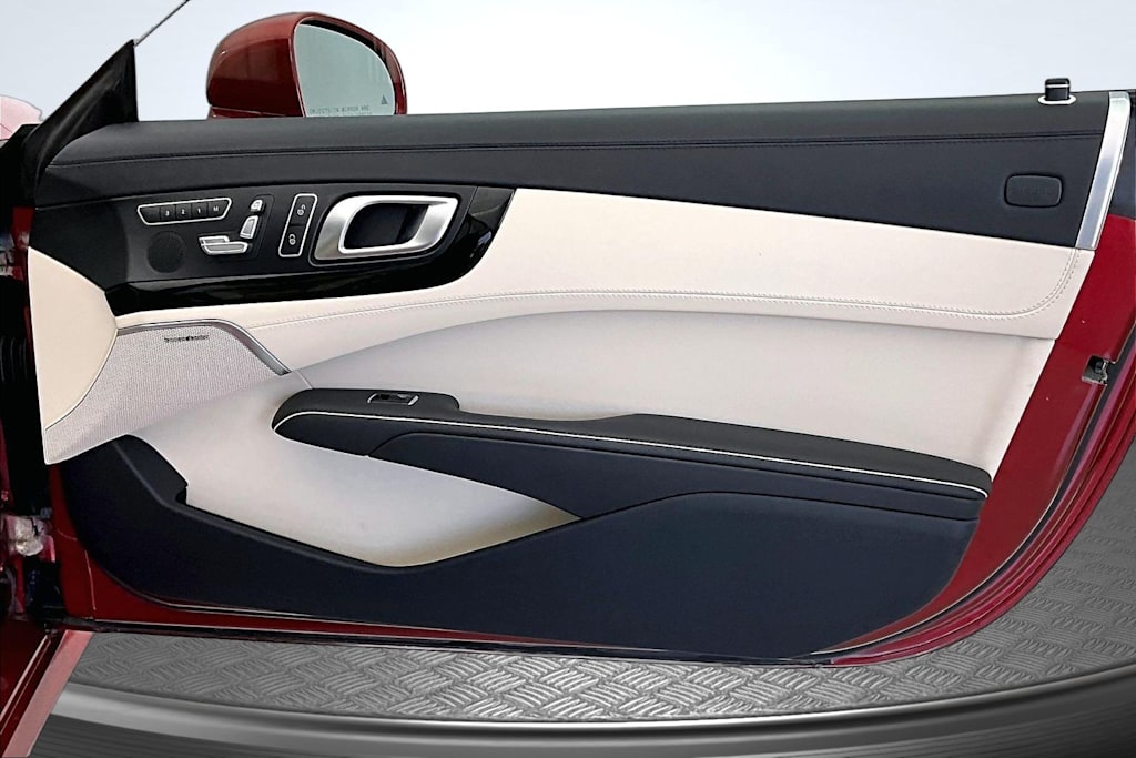 Thumbnail: 2016 Mercedes-Benz SL-Class - 23