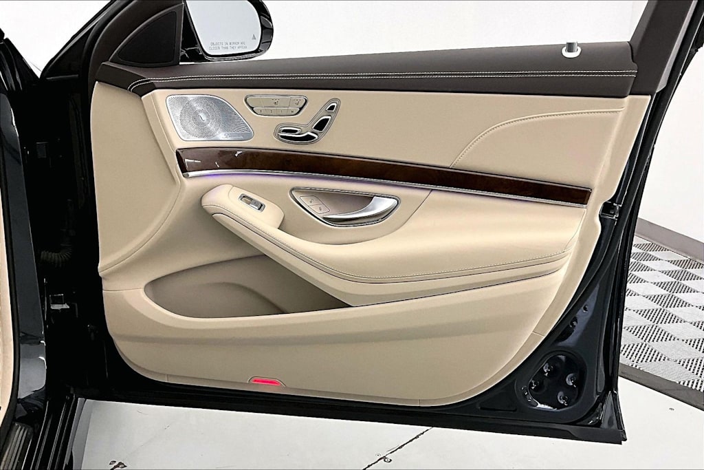 Thumbnail: 2014 Mercedes-Benz S-Class - 26