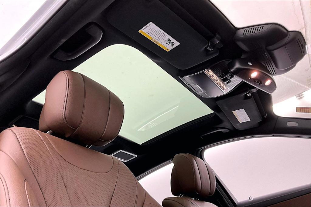 Thumbnail: 2017 Mercedes-Benz S-Class - 23