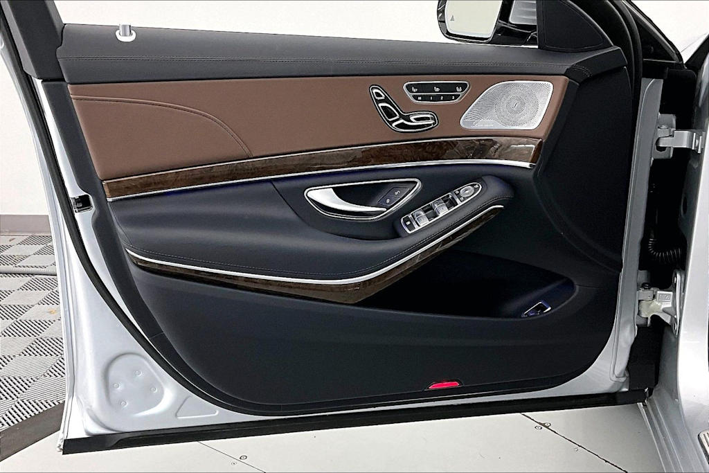 Thumbnail: 2017 Mercedes-Benz S-Class - 24