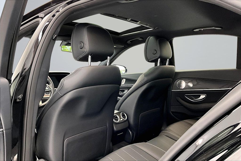 Thumbnail: 2020 Mercedes-Benz E-Class - 12
