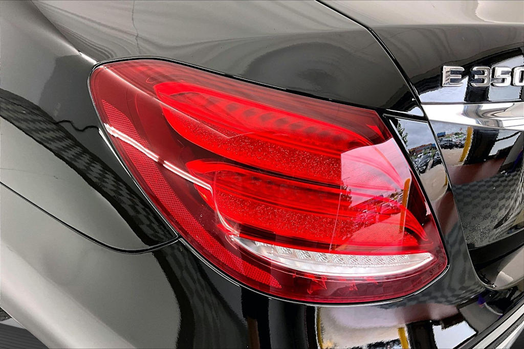 Thumbnail: 2020 Mercedes-Benz E-Class - 26