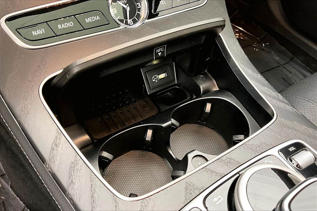 Thumbnail: 2020 Mercedes-Benz E-Class - 28