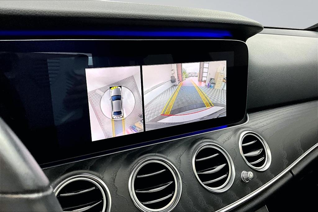 Thumbnail: 2020 Mercedes-Benz E-Class - 15