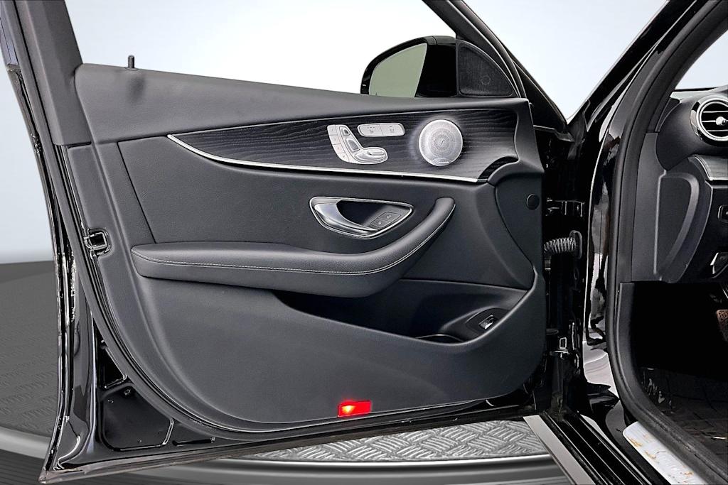 Thumbnail: 2020 Mercedes-Benz E-Class - 24