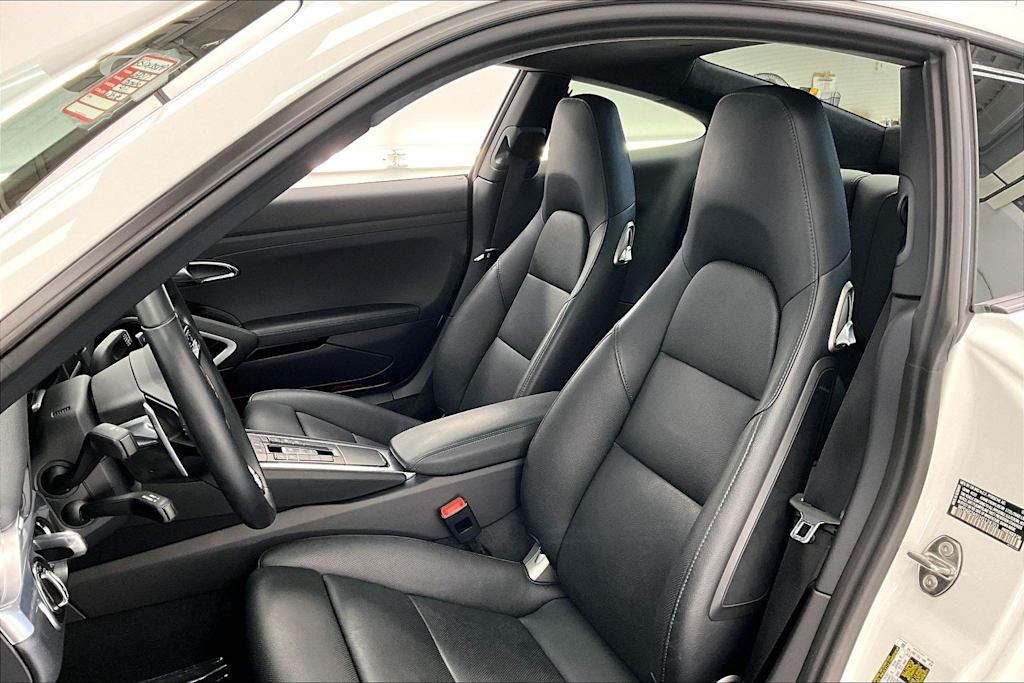 Thumbnail: 2017 Porsche 911 - 10