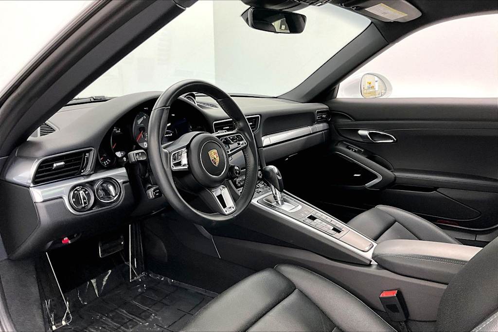 Thumbnail: 2017 Porsche 911 - 2