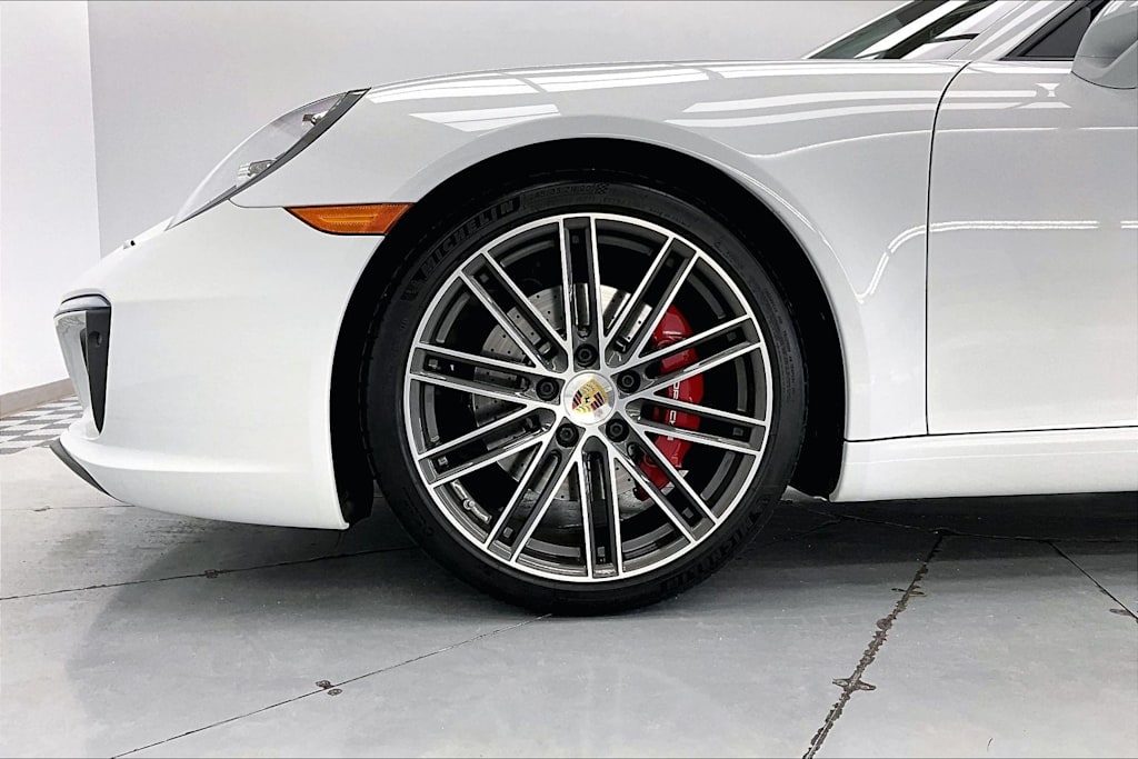 Thumbnail: 2017 Porsche 911 - 8