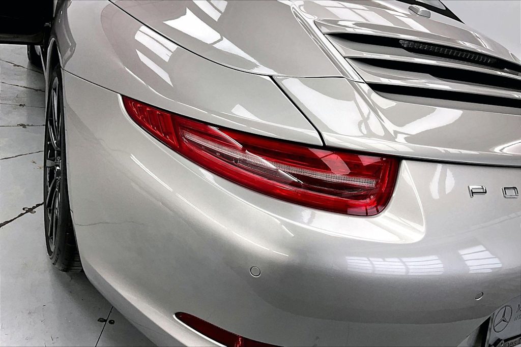 Thumbnail: 2013 Porsche 911 - 25