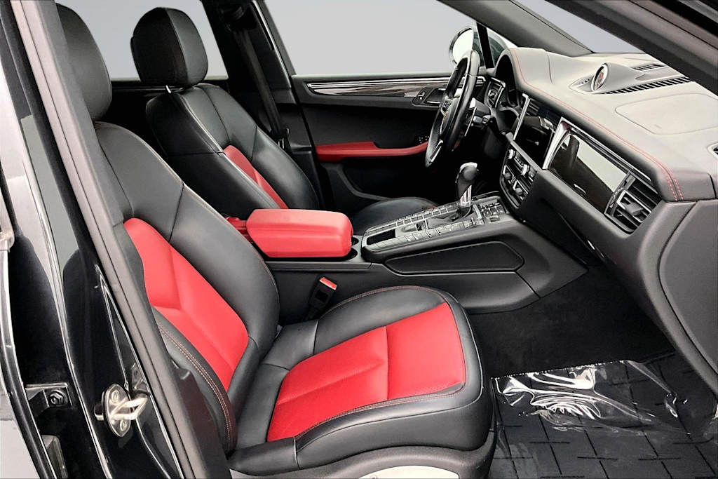 Thumbnail: 2020 Porsche Macan - 12