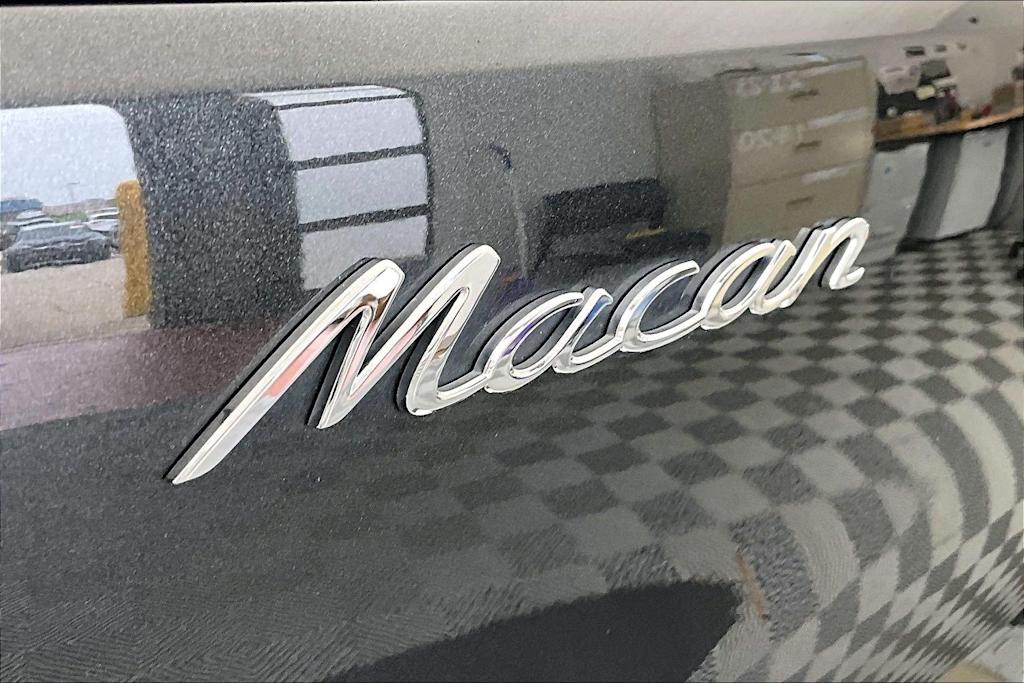 Thumbnail: 2020 Porsche Macan - 7