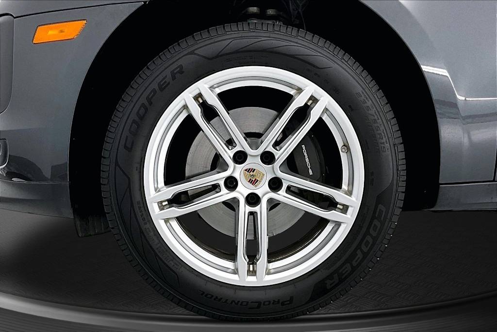 Thumbnail: 2020 Porsche Macan - 8