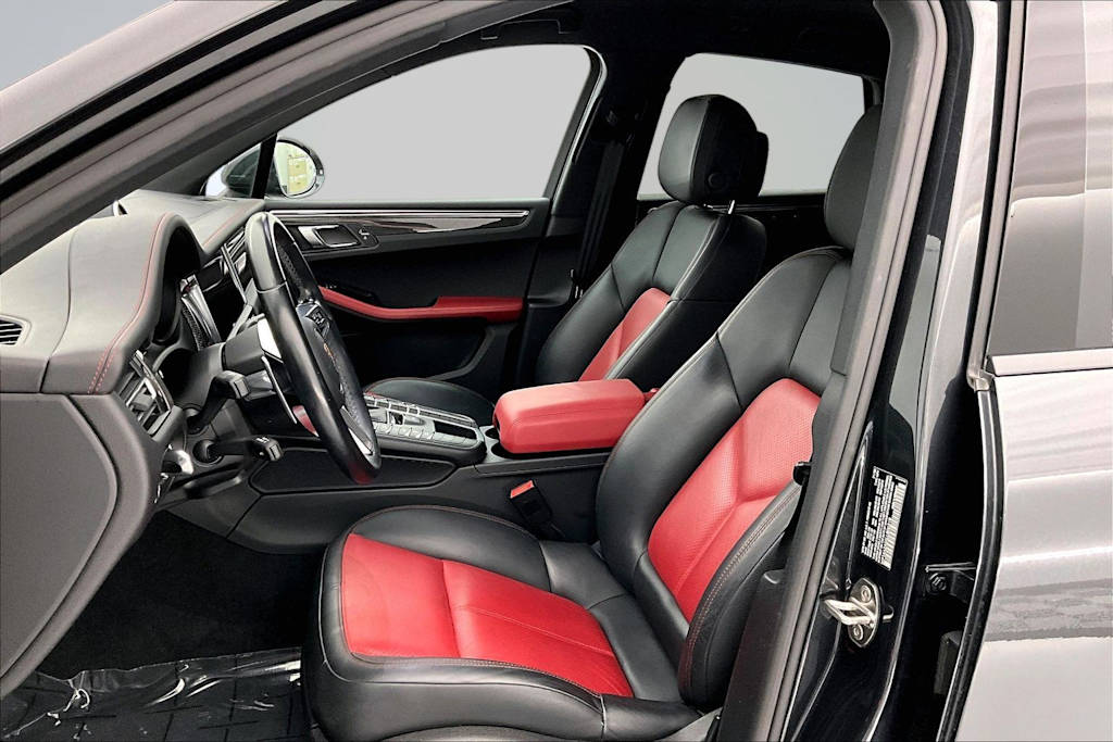 Thumbnail: 2020 Porsche Macan - 11