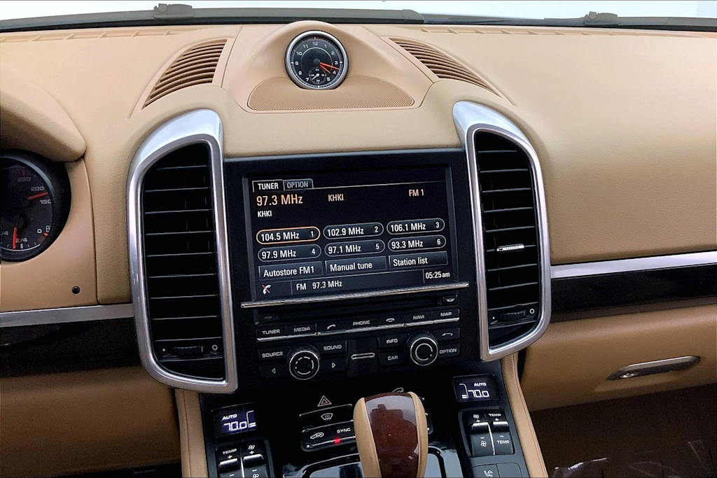 Thumbnail: 2015 Porsche Cayenne - 14