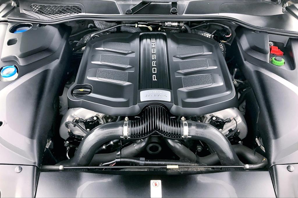 Thumbnail: 2015 Porsche Cayenne - 8