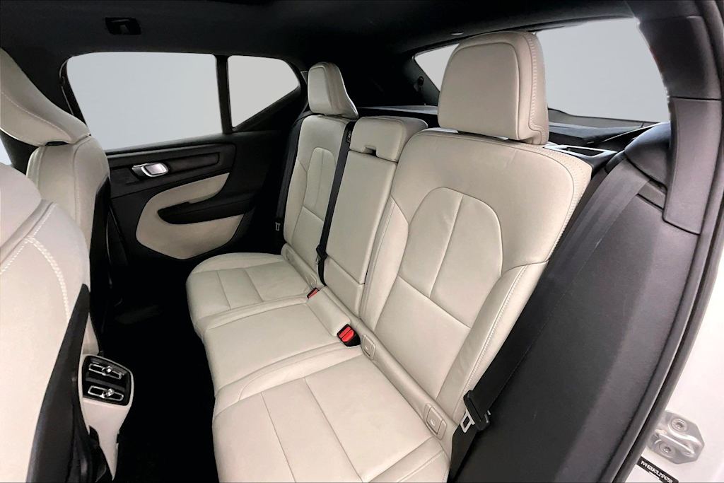 Thumbnail: 2020 Volvo XC40 - 22