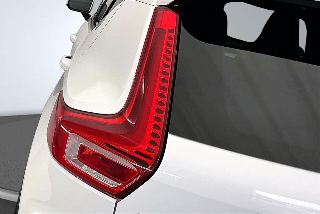 Thumbnail: 2020 Volvo XC40 - 26