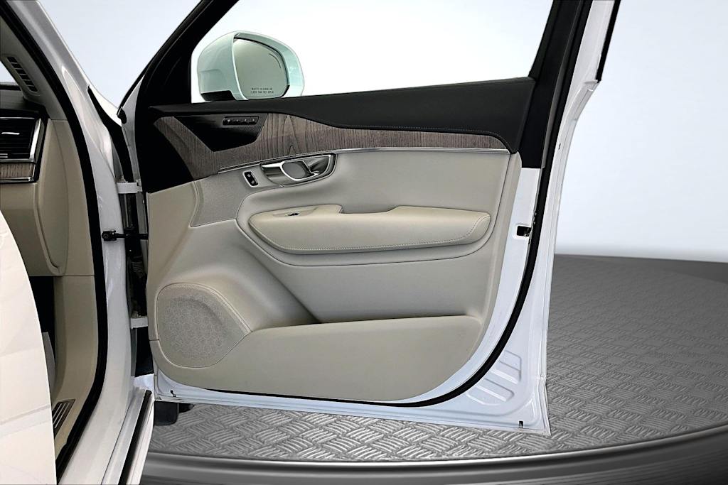 Thumbnail: 2022 Volvo XC90 - 24