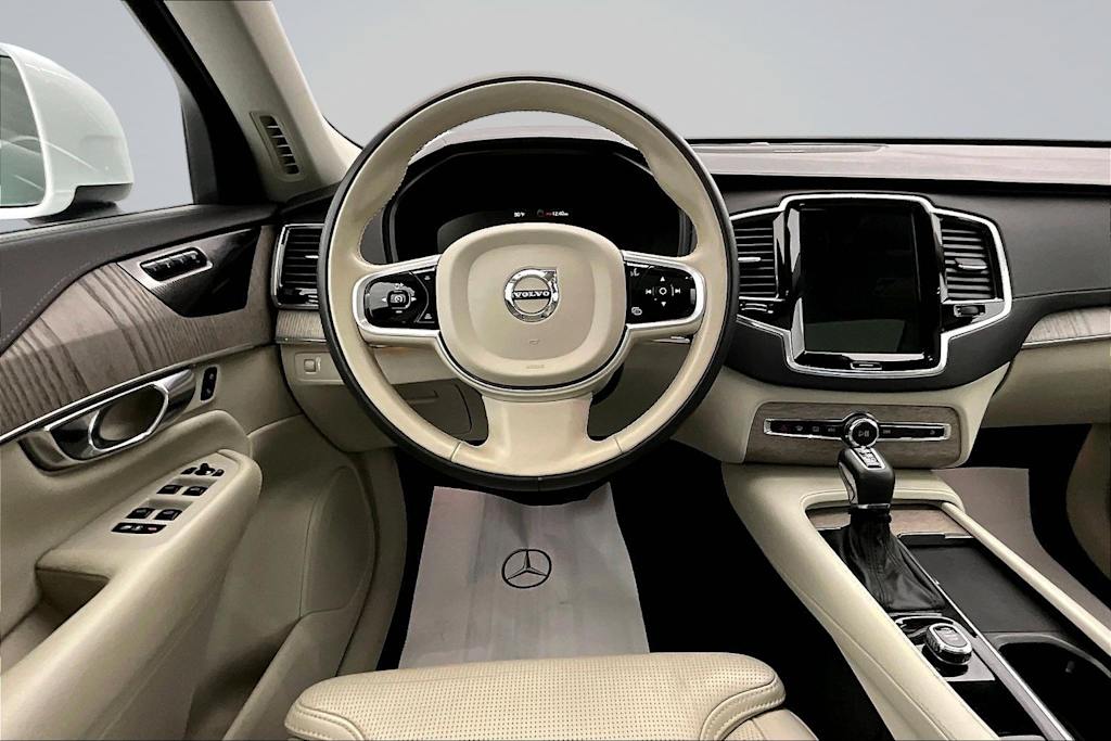 Thumbnail: 2022 Volvo XC90 - 14